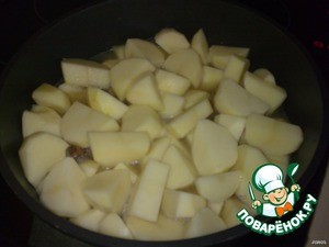 Баранина с баклажанами, картофелем, перцем и помидорами Баранина с баклажанами, картофелем, перцем и помидорами