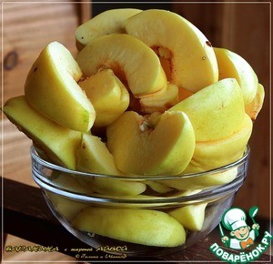 Баранина с жареной айвой в казане Баранина с жареной айвой в казане