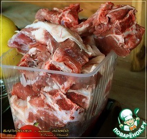 Баранина с жареной айвой в казане Баранина с жареной айвой в казане