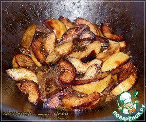 Баранина с жареной айвой в казане Баранина с жареной айвой в казане