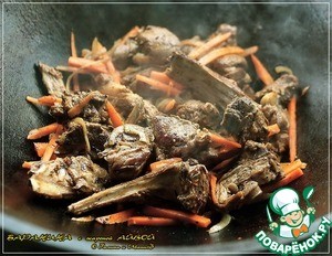 Баранина с жареной айвой в казане Баранина с жареной айвой в казане