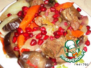 Баранина, тушенная с овощами и гранатом