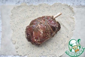 Баранина в соленом тесте "Яйцо динозавра"