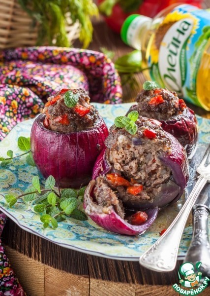 Баранина, запеченная в красном луке Баранина, запеченная в красном луке