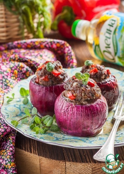 Баранина, запеченная в красном луке Баранина, запеченная в красном луке