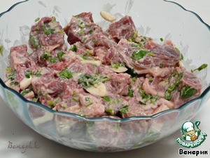 Баранина, запеченнная с помидорами