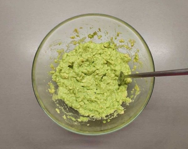 Бутерброды с семгой и авокадо