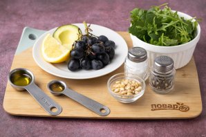 Салат с виноградом и авокадо Салат с виноградом и авокадо