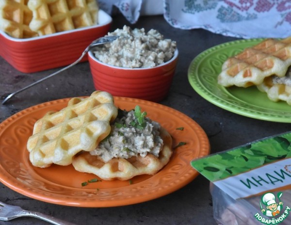 Булочки в вафельнице с мясной подливой