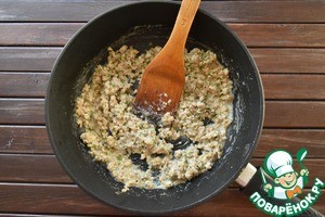 Булочки в вафельнице с мясной подливой