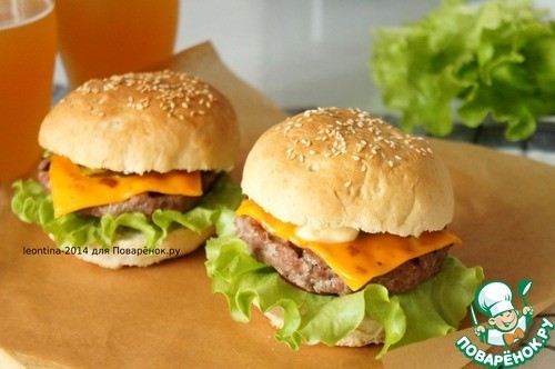 Бургер-гриль с необычным сыром Бургер-гриль с необычным сыром
