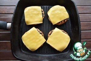 Бургеры с индейкой терияки и ананасами Бургеры с индейкой терияки и ананасами