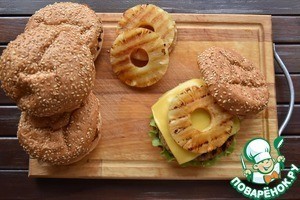 Бургеры с индейкой терияки и ананасами Бургеры с индейкой терияки и ананасами