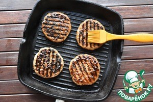 Бургеры с индейкой терияки и ананасами Бургеры с индейкой терияки и ананасами