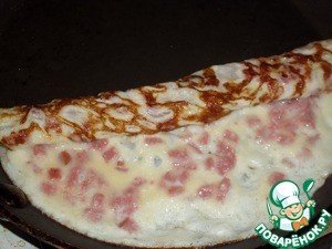 Бутерброд с яичным блином и сыром Бутерброд с яичным блином и сыром