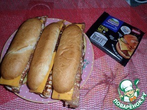 Бутерброд с яичным блином и сыром Бутерброд с яичным блином и сыром