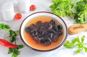 Постная гречневая каша с черносливом Постная гречневая каша с черносливом