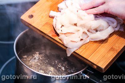 Салат греческий с кальмарами и овощами Салат греческий с кальмарами и овощами