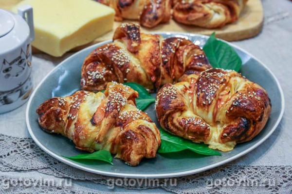 Пицца-круассан с ветчиной и сыром Пицца-круассан с ветчиной и сыром