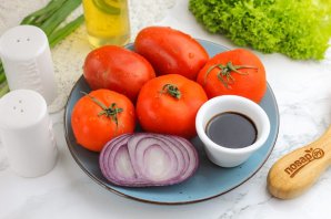 Салат из помидоров с соевым соусом Салат из помидоров с соевым соусом