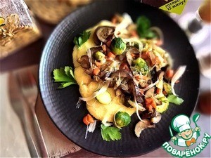 Чечевичная полента с овощами и грибами