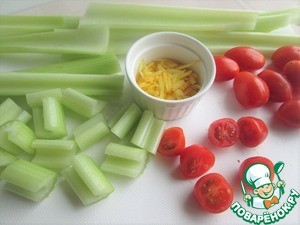 Черешковый сельдерей с томатами и пармезаном