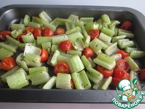 Черешковый сельдерей с томатами и пармезаном