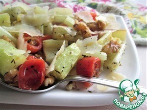 Черешковый сельдерей с томатами и пармезаном