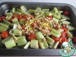 Черешковый сельдерей с томатами и пармезаном