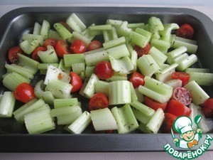 Черешковый сельдерей с томатами и пармезаном