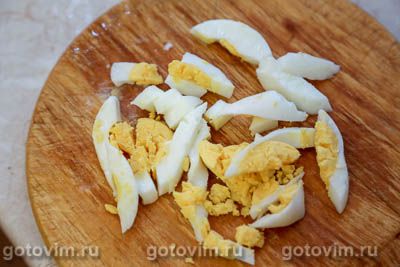 Салат из кальмаров с авокадо и яйцом Салат из кальмаров с авокадо и яйцом