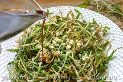 Салат из пророщенного маша с овощами и крабовыми палочками Салат из пророщенного маша с овощами и крабовыми палочками