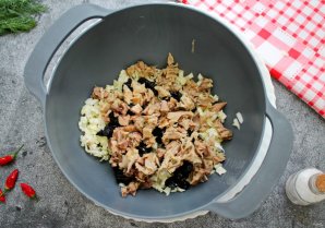 Салат с курицей в грейпфруте Салат с курицей в грейпфруте