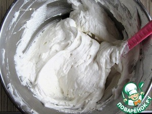 Белковый бисквитный рулет с хурмой