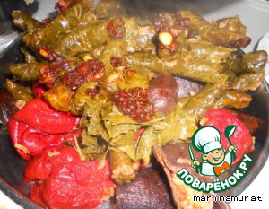Долма из сушеных баклажанов с пряным соусом Долма из сушеных баклажанов с пряным соусом