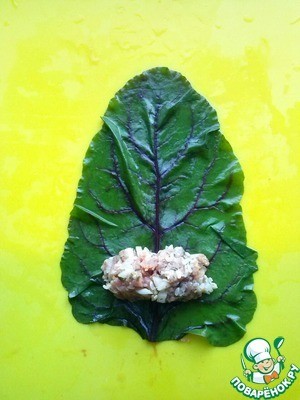 Долма из свекольных листьев