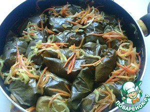 Долма на овощной подушке Долма на овощной подушке