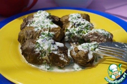 Долма под соусом из мацони