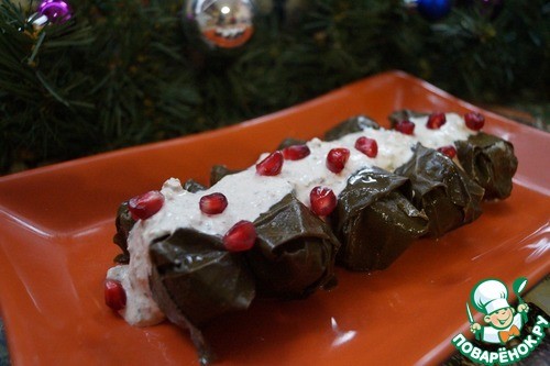 Долма с бурым рисом и ореховым соусом