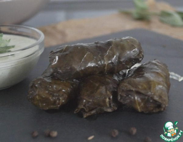 Долма с мятным соусом