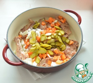 Домашнее жаркое с ребрышками и картофелем Домашнее жаркое с ребрышками и картофелем