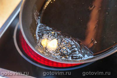 Салат из морского коктейля с крабовыми палочками