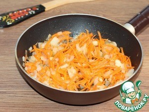 Фаршированный перец, запеченный в творожном соусе