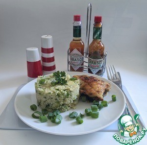 Гарнир из кус-куса с авокадо и огурцом