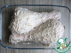 Голени индейки в сливочно-сырном соусе