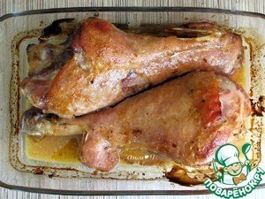 Голени индейки в сливочно-сырном соусе