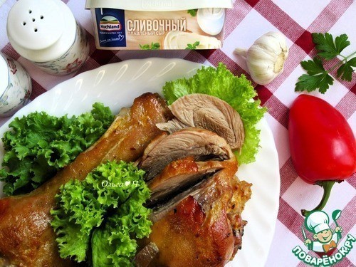 Голени индейки в сливочно-сырном соусе