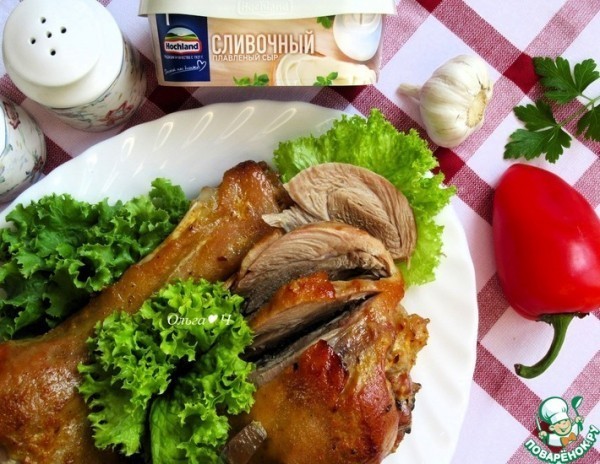 Голени индейки в сливочно-сырном соусе
