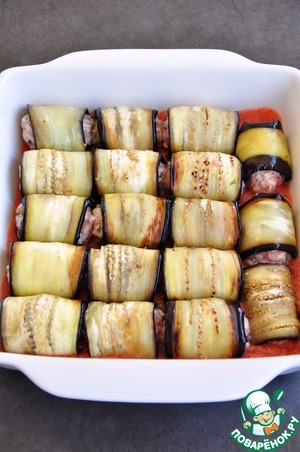 Голубцы баклажановые в ароматном томатном пюре