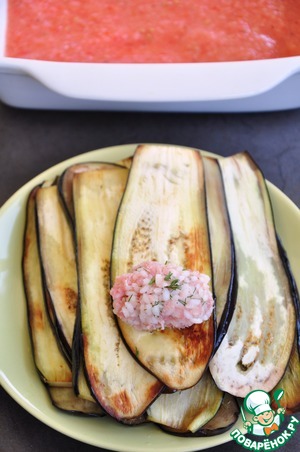 Голубцы баклажановые в ароматном томатном пюре